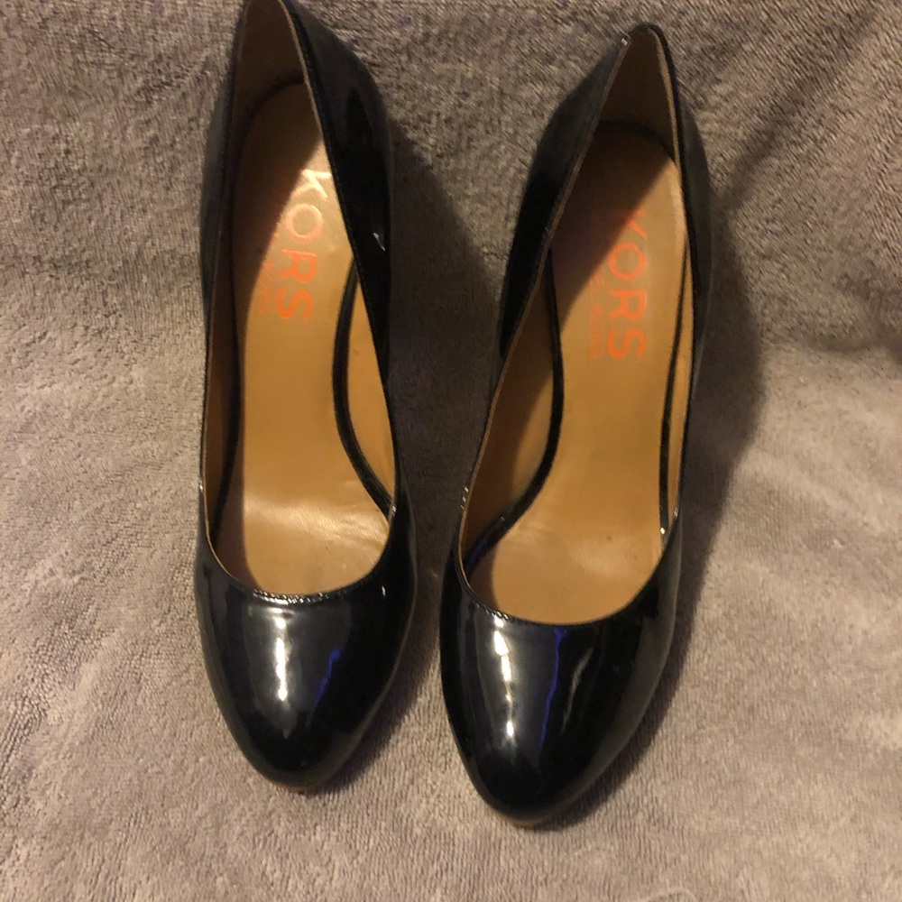 Michael Kors Black Gloss Heals Sz 8.5
